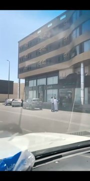 الضمادي ينقذ محتجزًا من حريق شقة مفروشة بحائل مستخدمًا بطانية