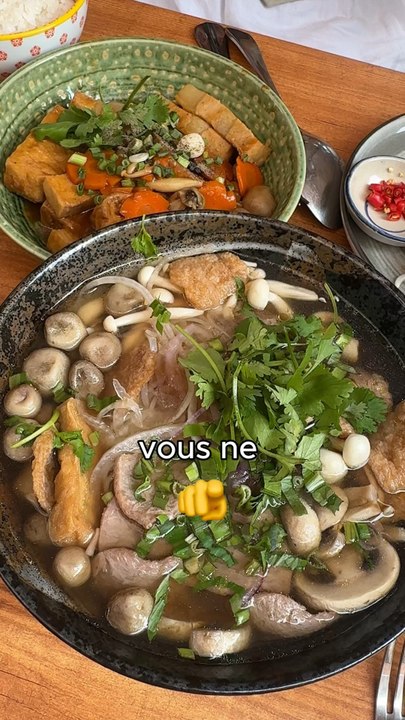 un phở végétarien ??? 😳🇻🇳📝 : ⭐️⭐️⭐️⭐️(4,3/5) ⁣⁣⁣⁣⁣⁣⁣⁣⁣⁣⁣⁣⁣⁣⁣⁣⁣⁣⁣⁣⁣⁣⁣💰 10-18€ / plat 📍 14 Rue Caillaux, 75013 Paris🚇 maison blanche🌱 ⁣100% végétarien ou vegan