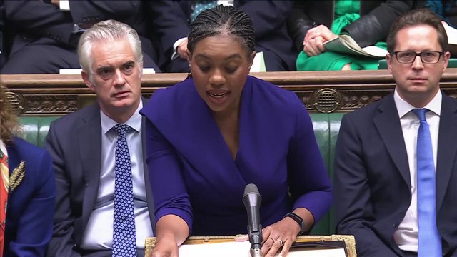 STARmer DEFENDS UK AMBASSADOR Amid Epstein Ties Allegations