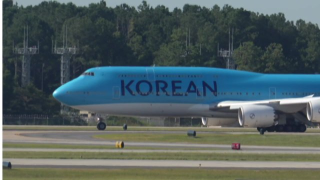 대한항공 전세기 애틀랜타 도착... 상황 지켜보며 급유 / YTN