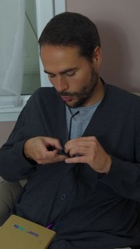 N'ayez pas honte d'aller voir des psys. Par contre l'hypnose thérapeutique ne fonctionne pas sur tout le monde.