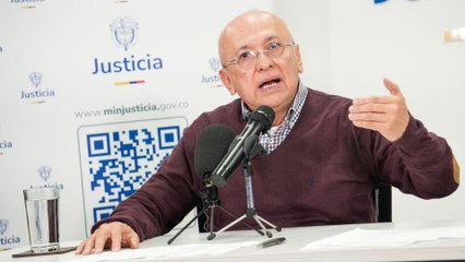 Ministro de Justicia dice que se mantiene la prohibición de la aspersión aérea en Colombia