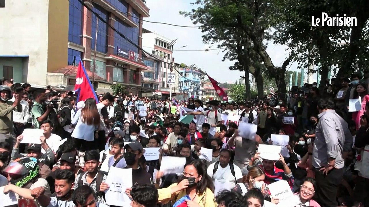 Népal : la jeunesse renverse le pouvoir après la censure des réseaux sociaux
