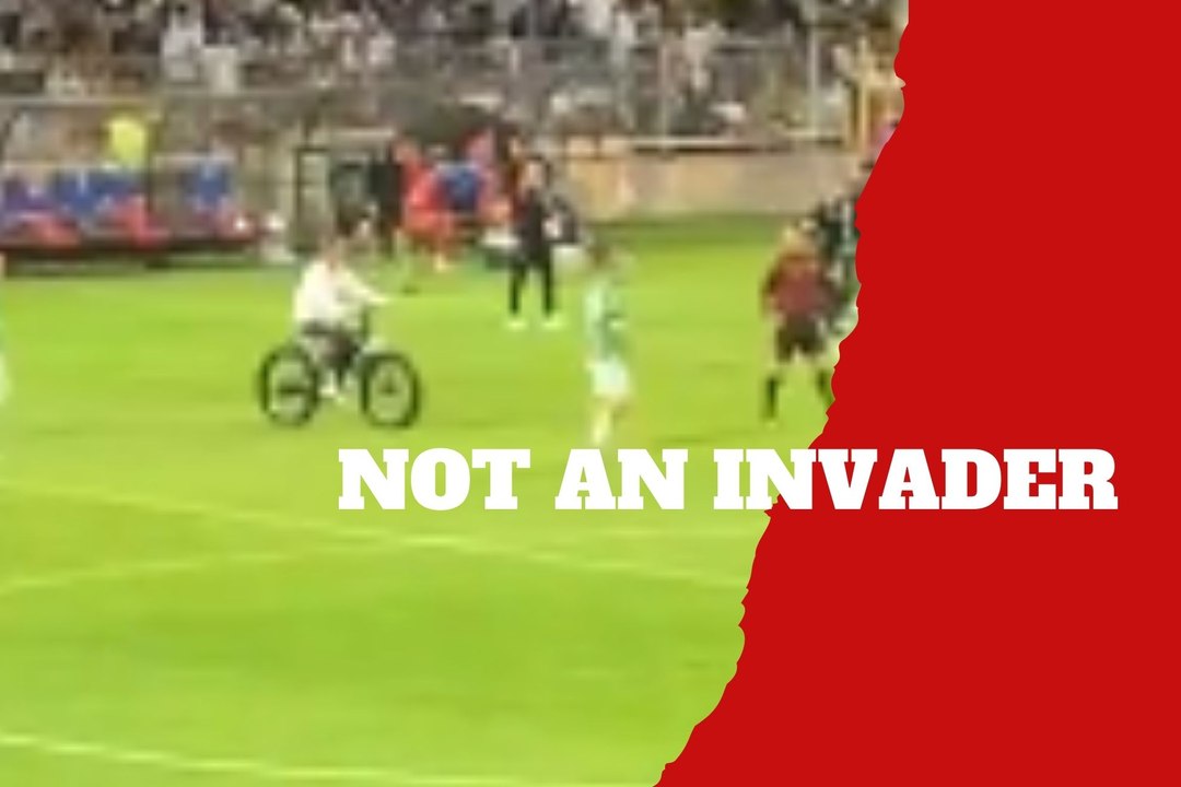 Not a pitch invader Austria’s coach rides an e-bike across the field