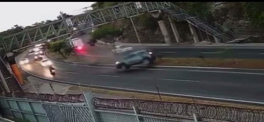 Sale a la luz vídeo de fuerte accidente de tránsito a inmediaciones del Instituto Central