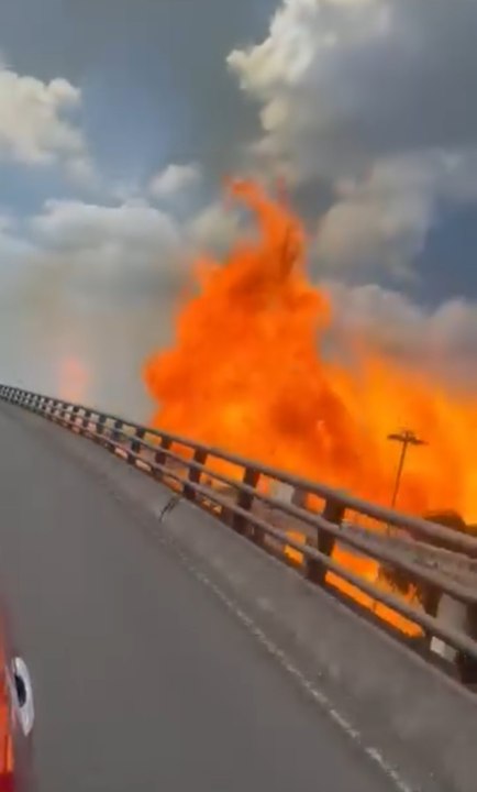 Explosión de pipa de gas en Calzada Zaragoza