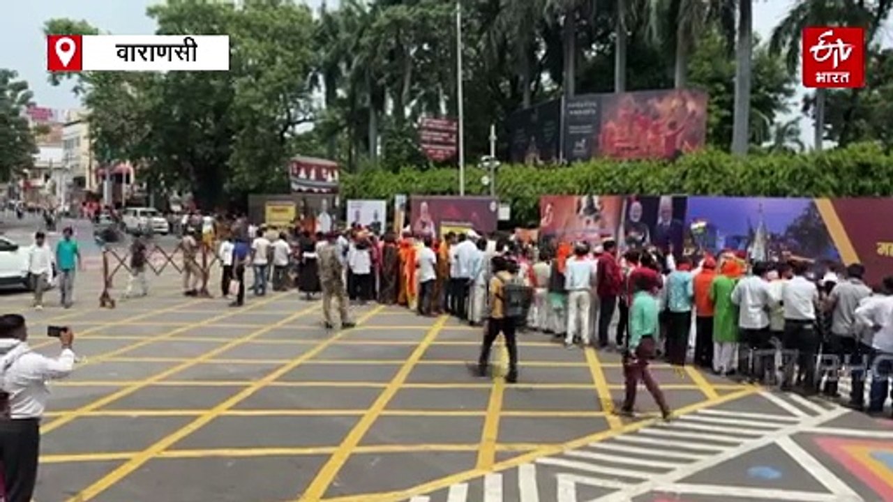 सुरक्षा घेरे में होटल पहुंचा पीएम का काफिला, मॉ...