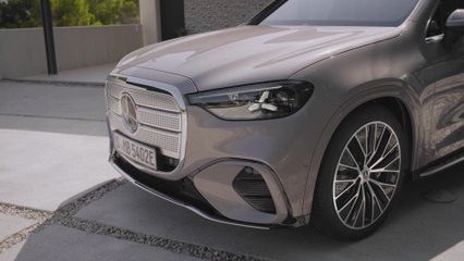 The all-new electric Mercedes-Benz GLC 400 in Lavendel Design Preview