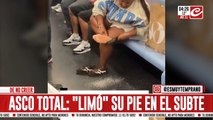 Fue captada limándose los pies en el subte y las redes estallaron