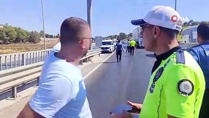 Bariyerlere çarpıp kaza yapan sürücü kazayı burnu kanamadan atlattı