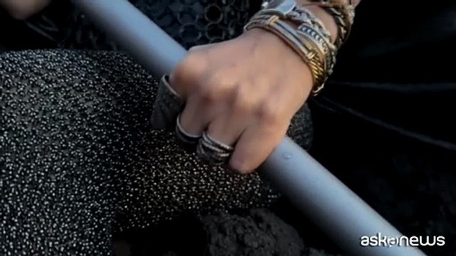 Vulcanica Laura Pausini: fuori La mia storia tra le dita e il nuovo album, annuncia il tour mondiale