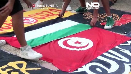 La flottille d'aide pour Gaza retarde son départ après des attaques signalées.