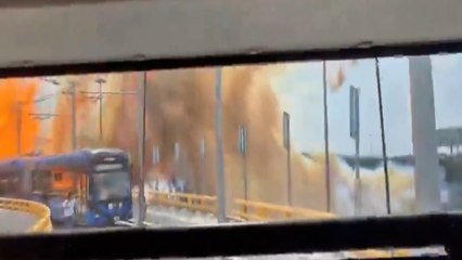 Momento de la fuerte explosión de gas en una carretera de México: "¡Ayuda!"