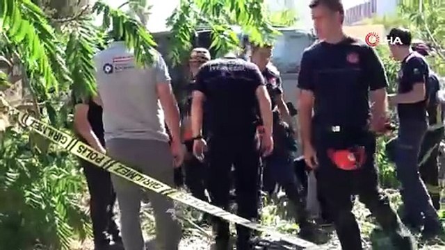 Antalya’da elektrikli otobüs devrildi: Sürücü hayatını kaybetti, 1 yolcu yaralandı- Sürücünün rahatsızlanması sonucu otobüsün çöp konteynerlerine çarparak 400 metre ilerlediği ardından da yol kenarına devrildiği öğrenildi