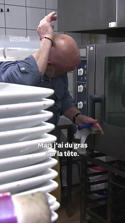 "Cauchemar en cuisine" : Philippe Etchebest n'en croit pas ses yeux dans cette cuisine.
