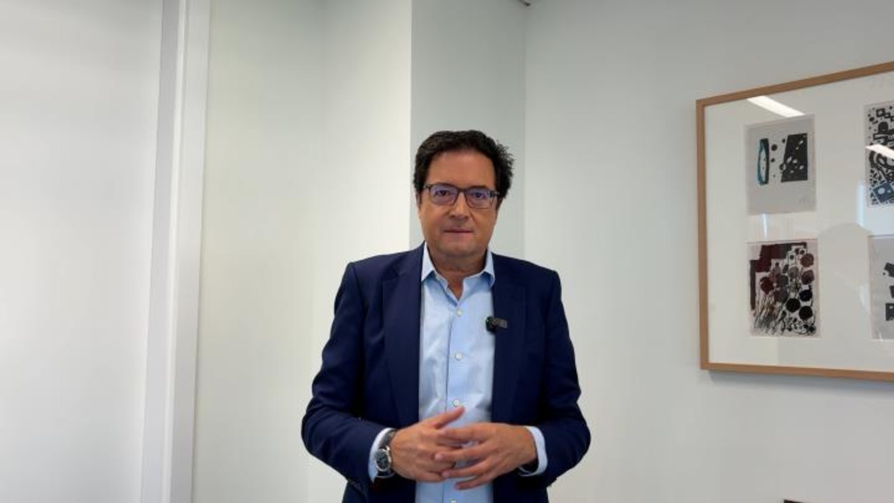 Óscar López exige la dimisión de Ayuso tras los nuevos audios sobre su pareja