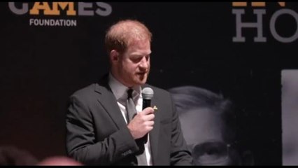 Harry a Londra dopo l'incontro con Carlo: fiero degli Invictus Games