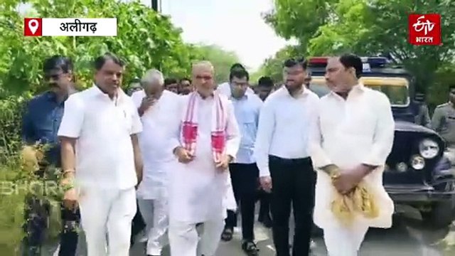 यूपी में बाढ़; आगरा में फिर बाढ़ का खतरा, फर्रुखाबाद में 162 गांव बाढ़ की चपेट में, अलीगढ़ में गन्ना विकास मंत्री चौधरी लक्ष्मी नारायण ने किया बाढ़ग्रस्त क्षेत्रों का दौरा