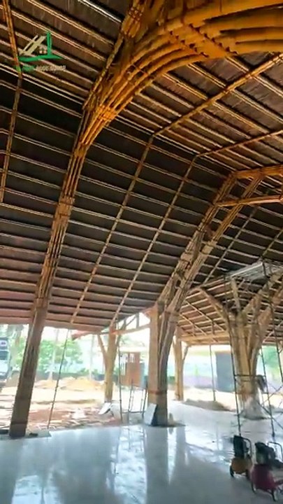 Vẻ đẹp của nhà tre trúc uốn cong lợp mái lá guột - Tre trúc Ngọc Dương