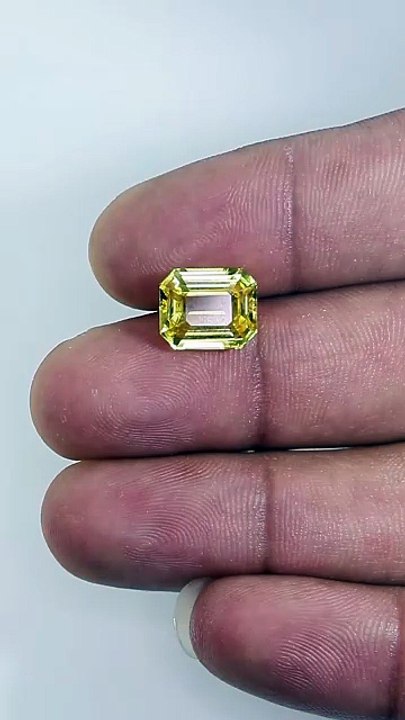 Natural Yellow Sapphire Stone
