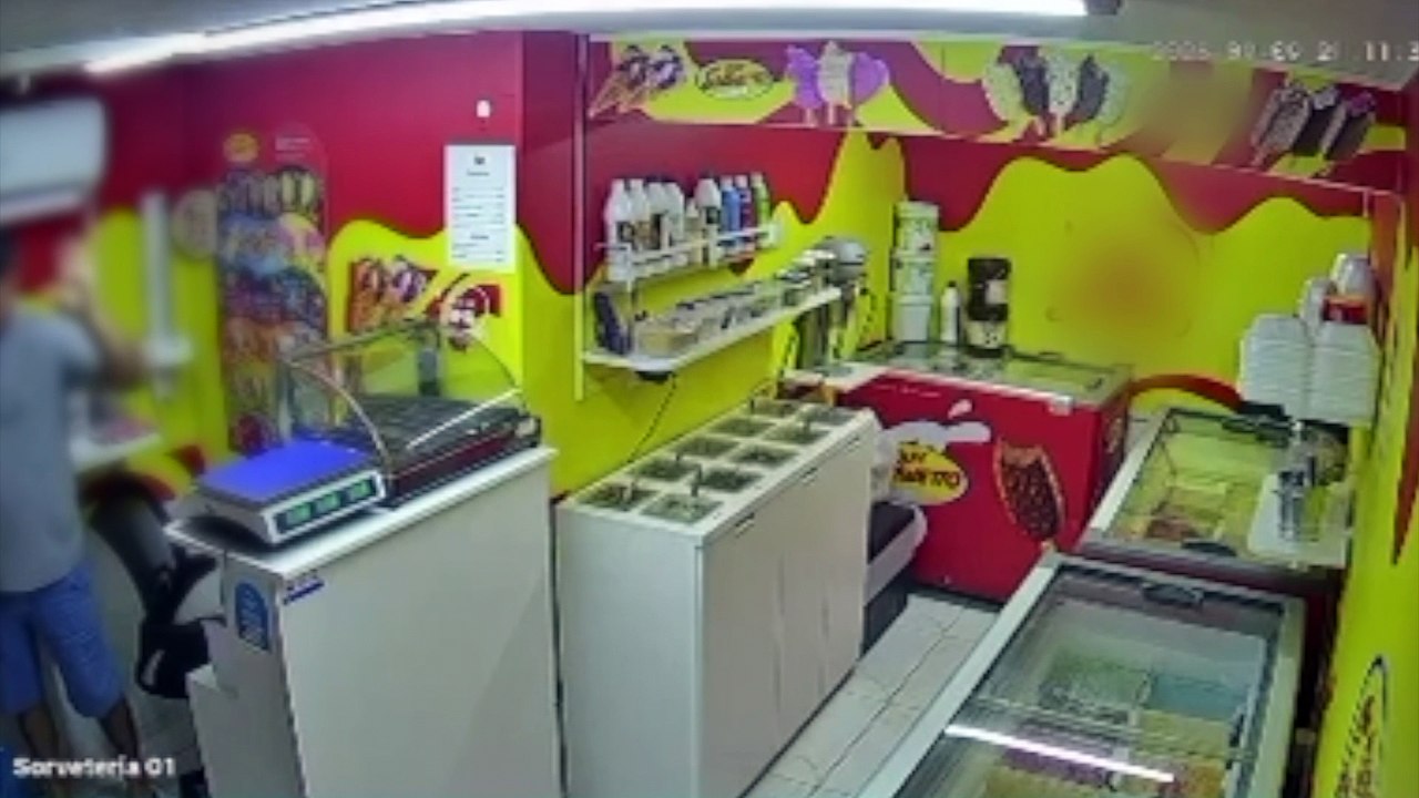 Assaltos consecutivos em Sorveteria e Açaí no Recife: Criminosos Armados Ameaçam Trabalhadores e Fugem com Pertences