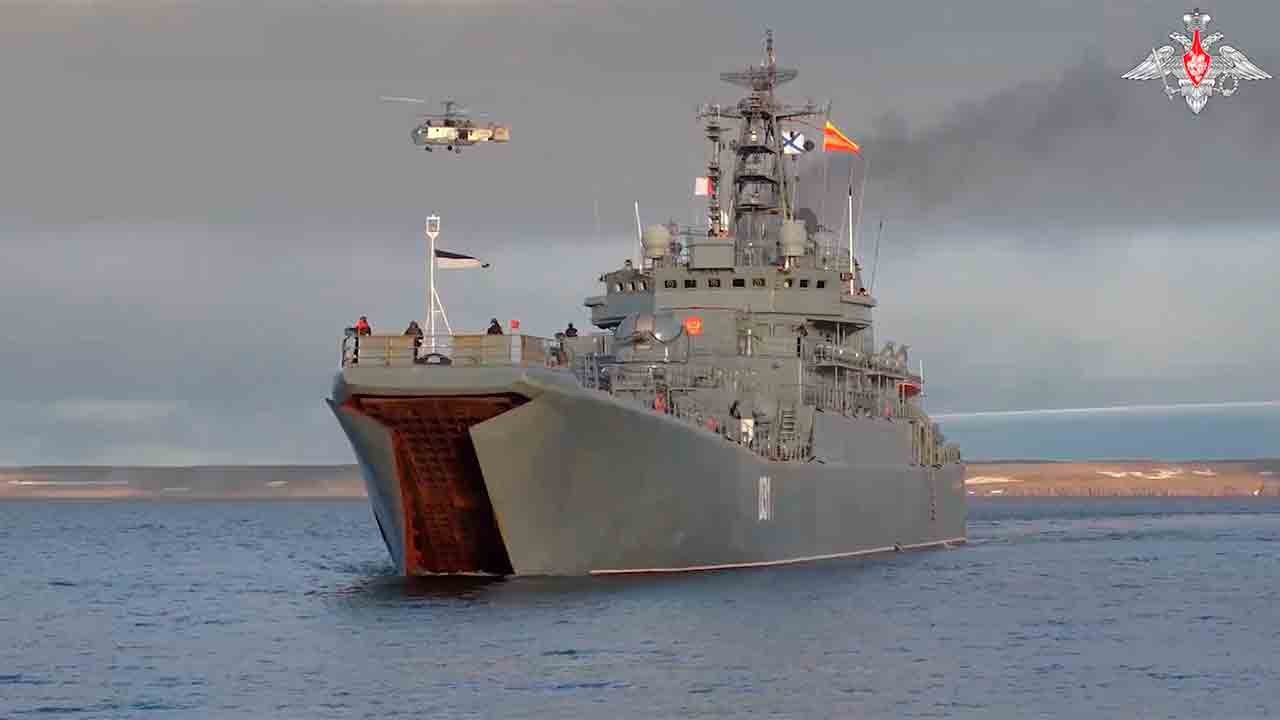 Nordflotte der russischen Marine führt Truppenlandung auf arktischer Insel durch