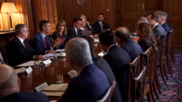 CIS mantiene al PSOE como primera fuerza, nueve puntos por encima del PP