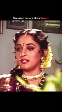Grace in every glance, power in every move, Madhuri Dixit truly ruled her era like a Queen 👑✨ #glamsham #bollywood #bollywoodqueen #madhuridixit #timelessbeauty #iconicera #danceempress glamsham, bollywood, bollywood queen, madhuri dixit, timeless be
