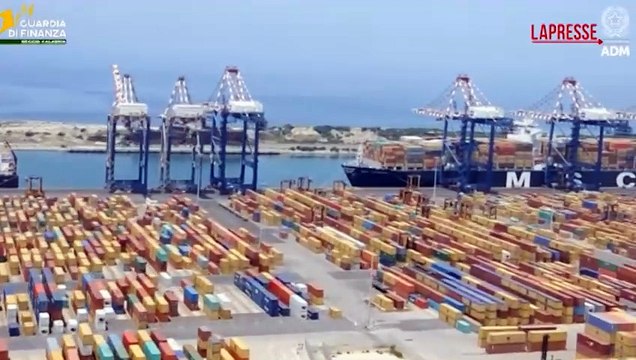 Gioia Tauro, sequestrati 288 kg di cocaina: il video della Guardia di Finanza