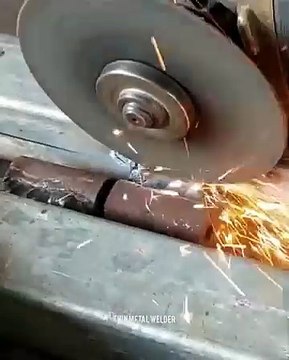 99% of beginners have no idea about how to cut a pipe at 45 degrees in 2 directions #pipecutting - Welding Trick