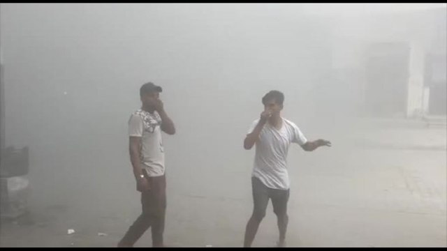 Gaza, il fumo subito dopo un attacco israeliano su un edificio