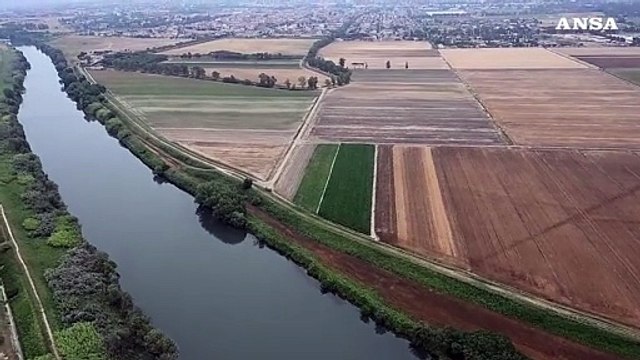 Siccita', il Tevere visto dall'alto dall'elicottero della polizia