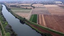 Siccita', il Tevere visto dall'alto dall'elicottero della polizia