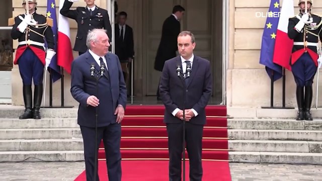 Novo primeiro-ministro da França promete romper com o passado em meio a protestos pelo país
