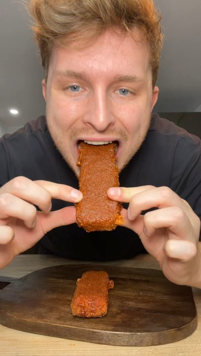 La recette des Chili’s Mozzarella Sticks 😱✨ C’est vraiment la recette à ne pas manquer… elle est incroyablement bonne 😍✨ Et puis, avouons-le, c’est toujours un plaisir de manger du fromage bien filandreux comme ça 😉🧀💪
