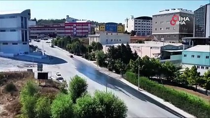 Kanalizasyondan taşan mavi renkli su büyük endişeye yol açtı