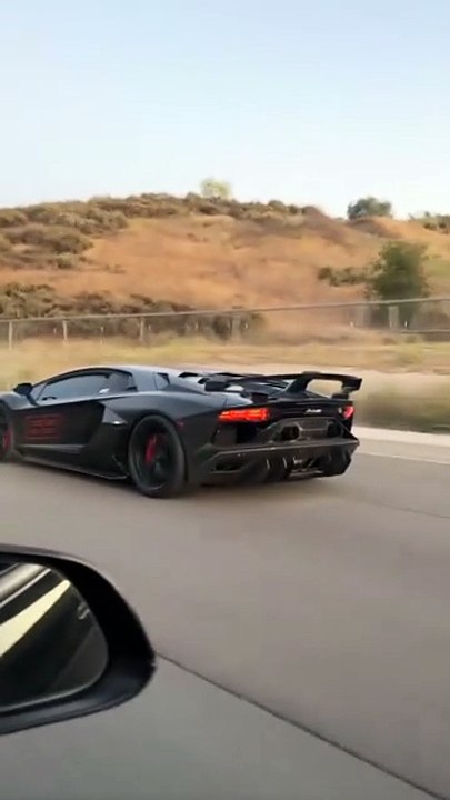 Play some games Author EQ The sound wave must be naturally inhaled and feel the easiest thing about v10 Translate #Sports car attack#Supercar#Sports car is near in front of you#This car is a bit handsome|#Sound wave #Sound wave of air #Jiapai luxury car