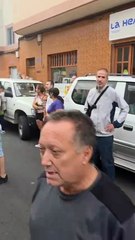 Protesta de los vecinos en el acto de Darias