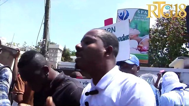 MORN reyalize yon sit-in devan Villa D'Acceuil pou denonse klima ensekirite a