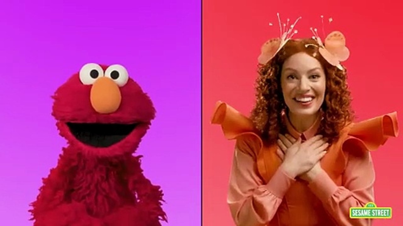 Do the Hokey Pokey with Elmo & Emma Memma!🎵 ｜ Sesame Street Songs