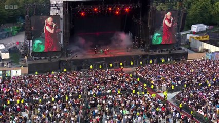 The Trick Is to Keep Breathing - Garbage (live)