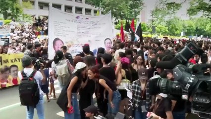 Los estudiantes de la Universidad de Filipinas protestan contra los recortes presupuestarios
