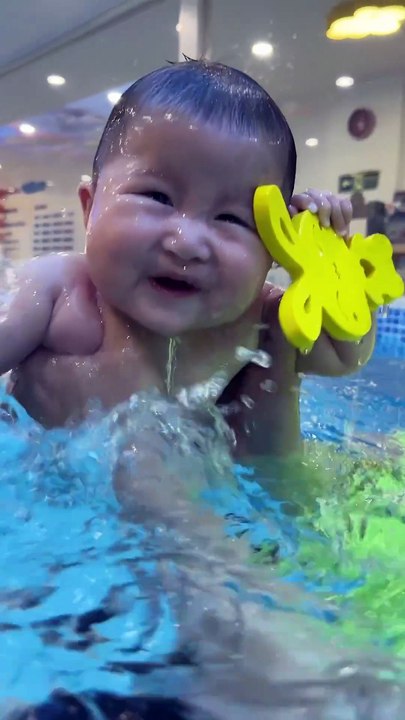 Baby Taking Bath In Swimming Pool | Babies Funny Moments | Babies Funny Reactions | Babies Fun #funny #babyvideos #baby #babies #beautiful #cutebabies #fun #love #cute #beautiful