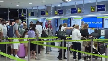 Ryanair amenaza con recortar otro millón de plazas el próximo verano si Aena no baja las tasas