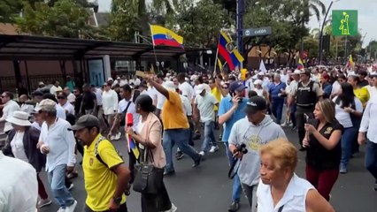 El presidente Daniel Noboa lidera marcha para defender consulta popular