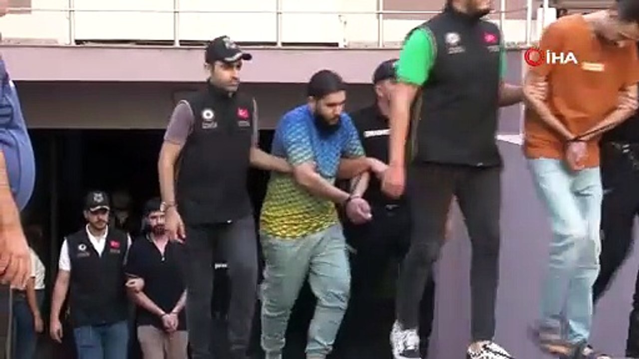İzmir’de 2 polisi şehit eden 16 yaşındaki saldırgan adliyede