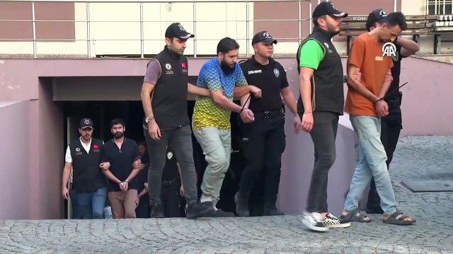 İzmir'de polis merkezine yönelik saldırıyla ilgili yakalanan 10 şüpheli adliyeye sevk edildi