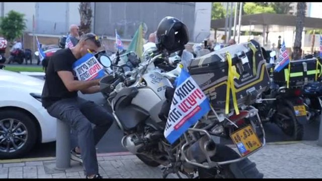 Tel Aviv, raduno di bikers per chiedere la liberazione degli ostaggi