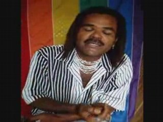 Marquito Tigresa lança o livro "Por que?".