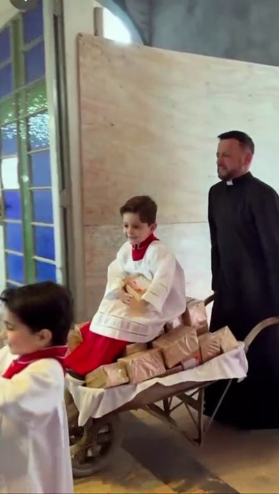 Perpétuo Socorro  rifa 100 kg de paçoca, galinha com pintinhos e círio para reforma